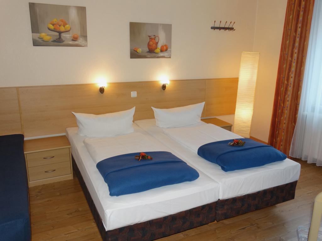 Hotel Sonne - Haus 2 Idstein Δωμάτιο φωτογραφία
