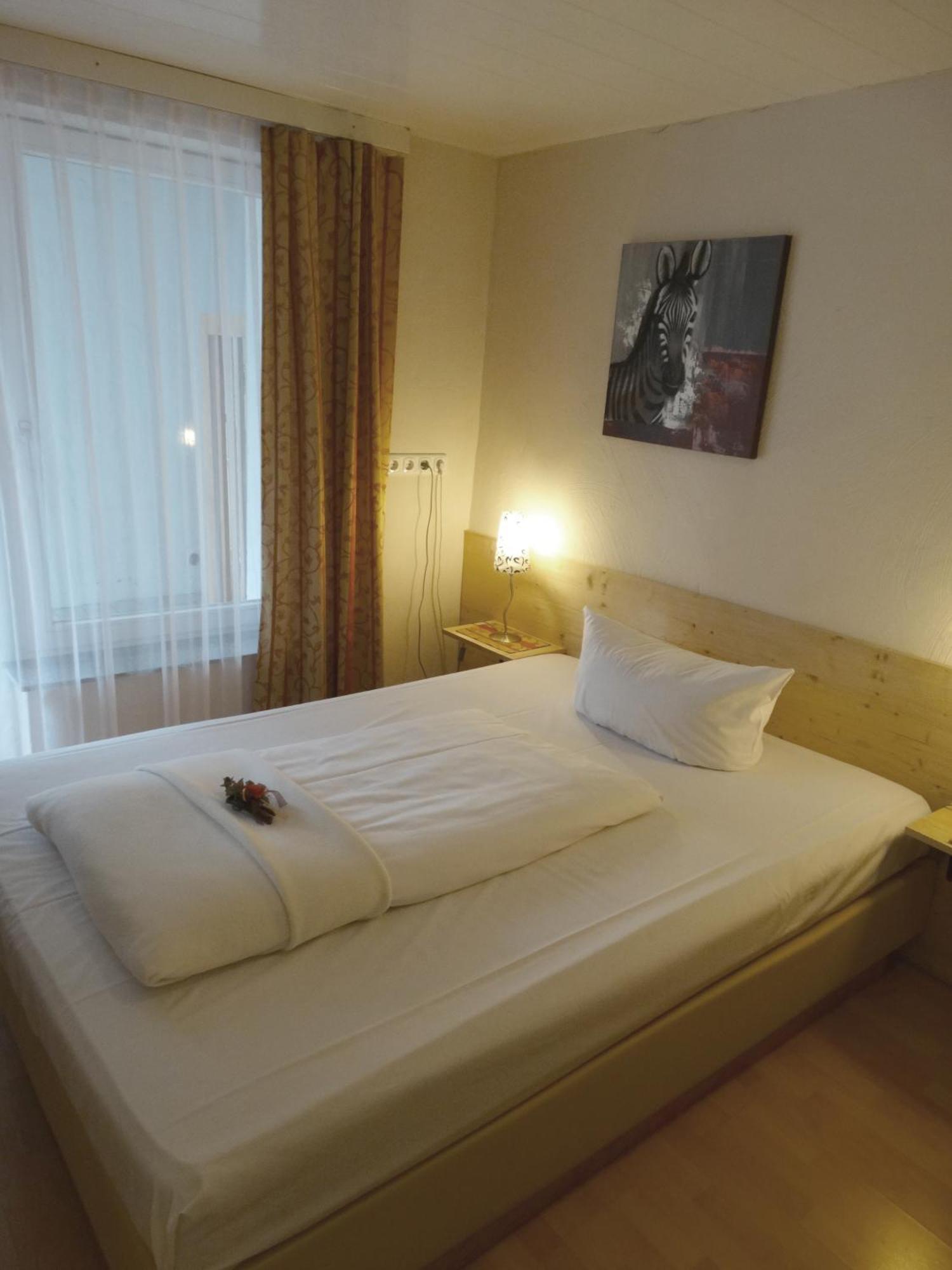 Hotel Sonne - Haus 2 Idstein Δωμάτιο φωτογραφία